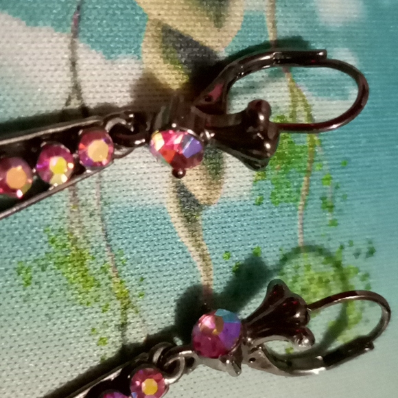 Vintage pink and multi colored stone drop earings nvr worn - Picture 4 of 4